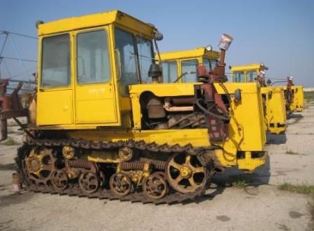 Трактор ДТ-75 массой 6610 кг имеет опорную площадь